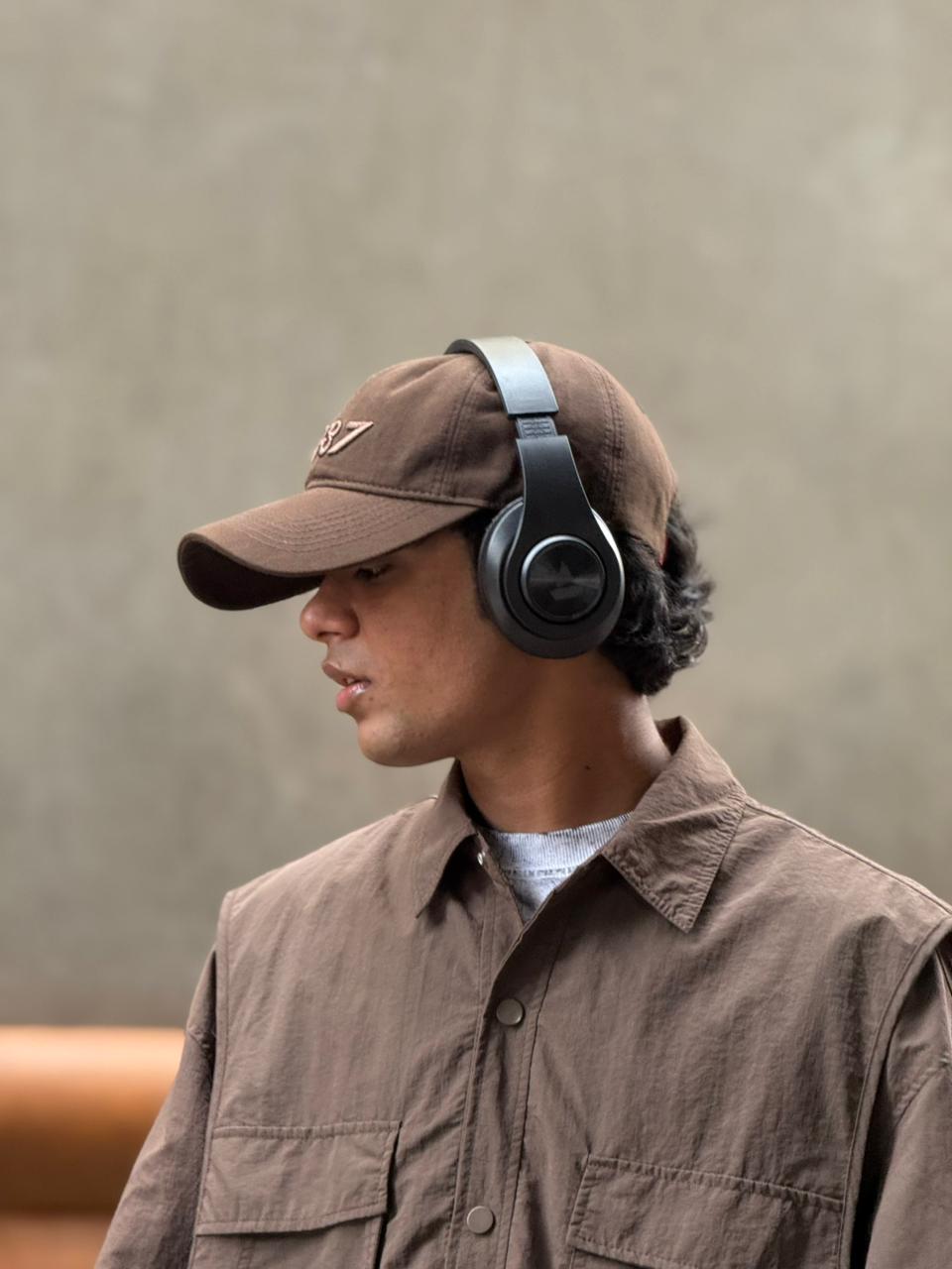 BO*T HEADPHONE