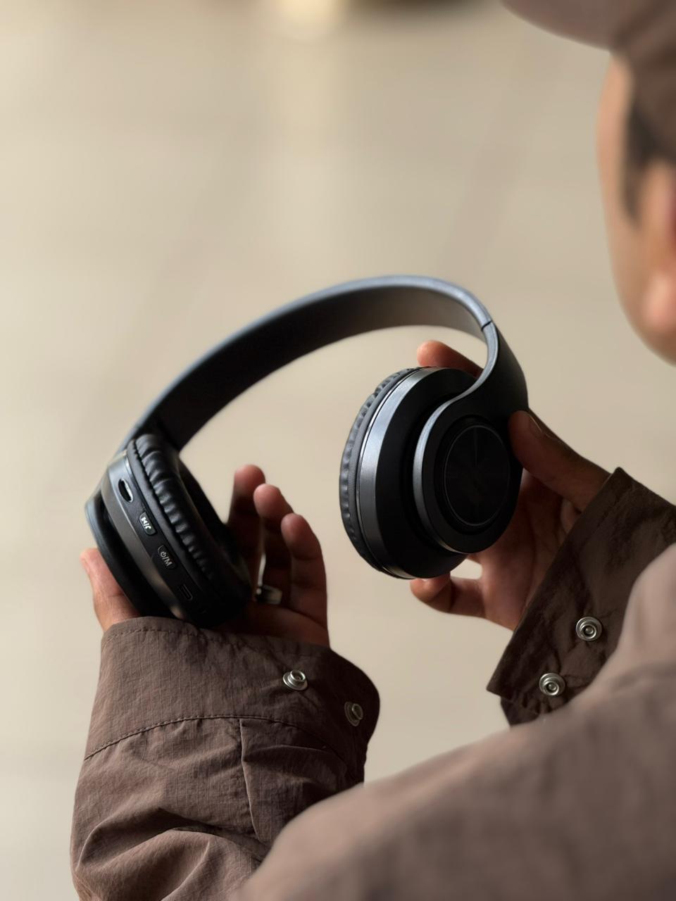 BO*T HEADPHONE